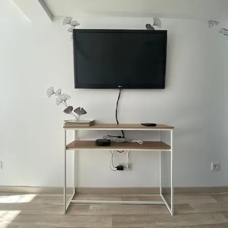 Apartman Les Papillons La Foulnerie Avec Cour Autonome 61270 Proche 61300 L'aigle -sanateflo- *