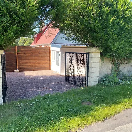 Apartman Les Papillons La Foulnerie Avec Cour Autonome 61270 Proche 61300 L'aigle -sanateflo- *