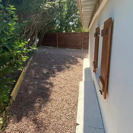 Les Papillons La Foulnerie Avec Cour Autonome 61270 Proche 61300 L'aigle -sanateflo- *