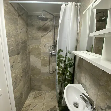 Les Papillons La Foulnerie Avec Cour Autonome 61270 Proche 61300 L'aigle -sanateflo- * Rai